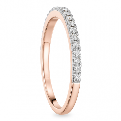 Gold ring with diamond