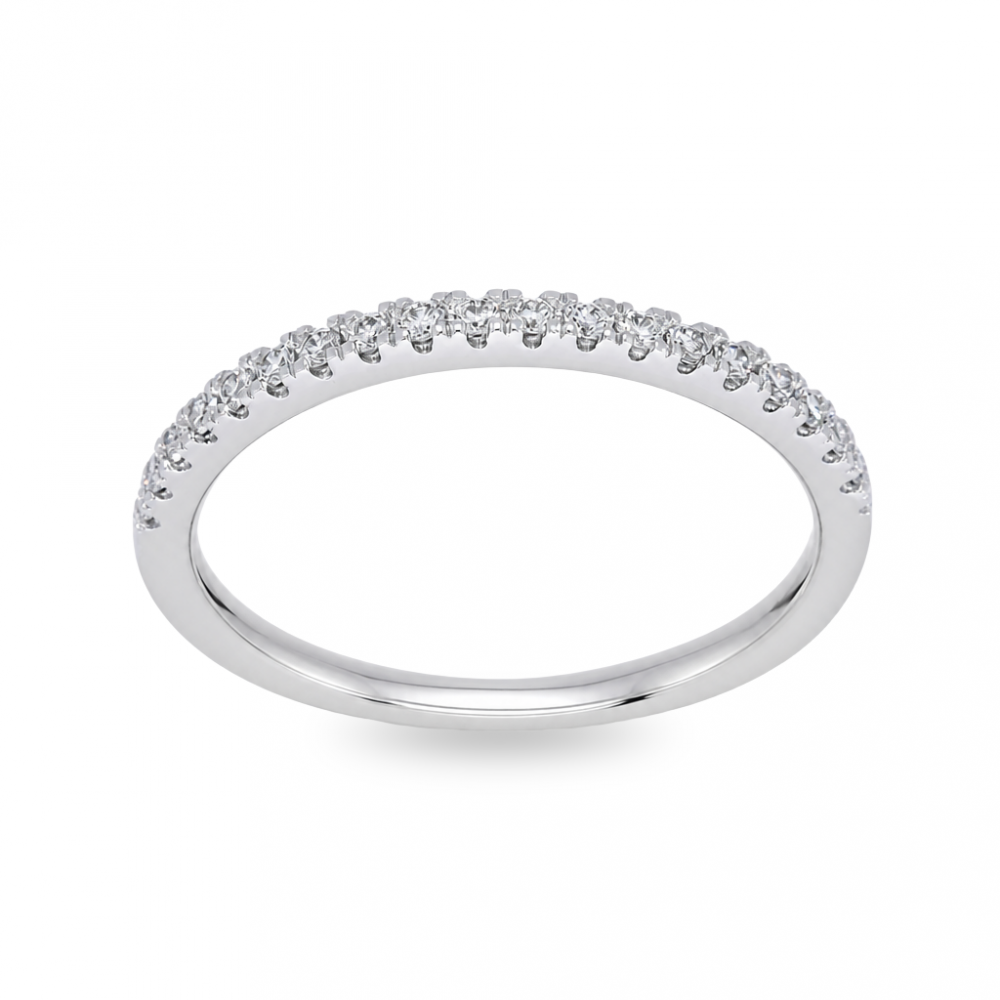 Gold ring with diamond