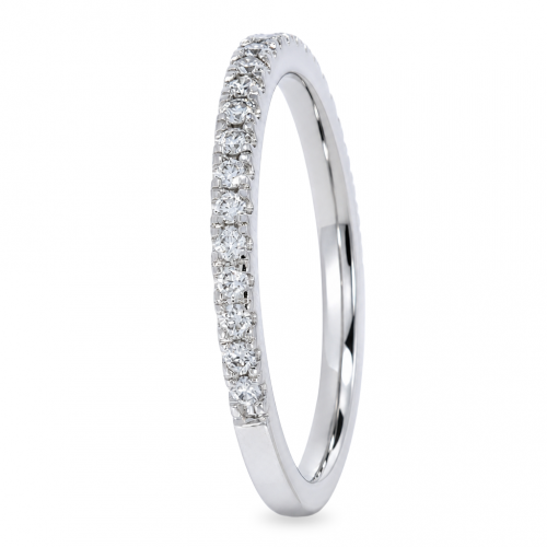Gold ring with diamond