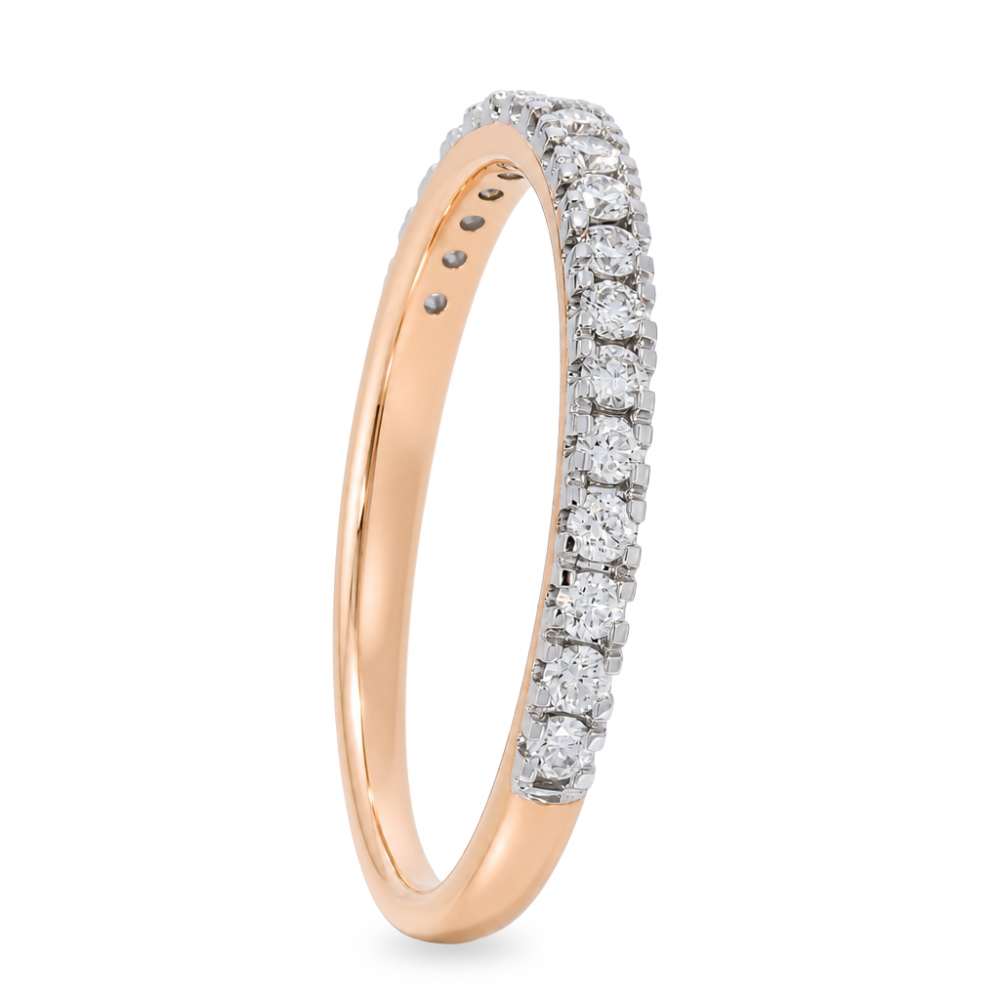 Gold ring with diamond