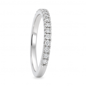 Gold ring with diamond