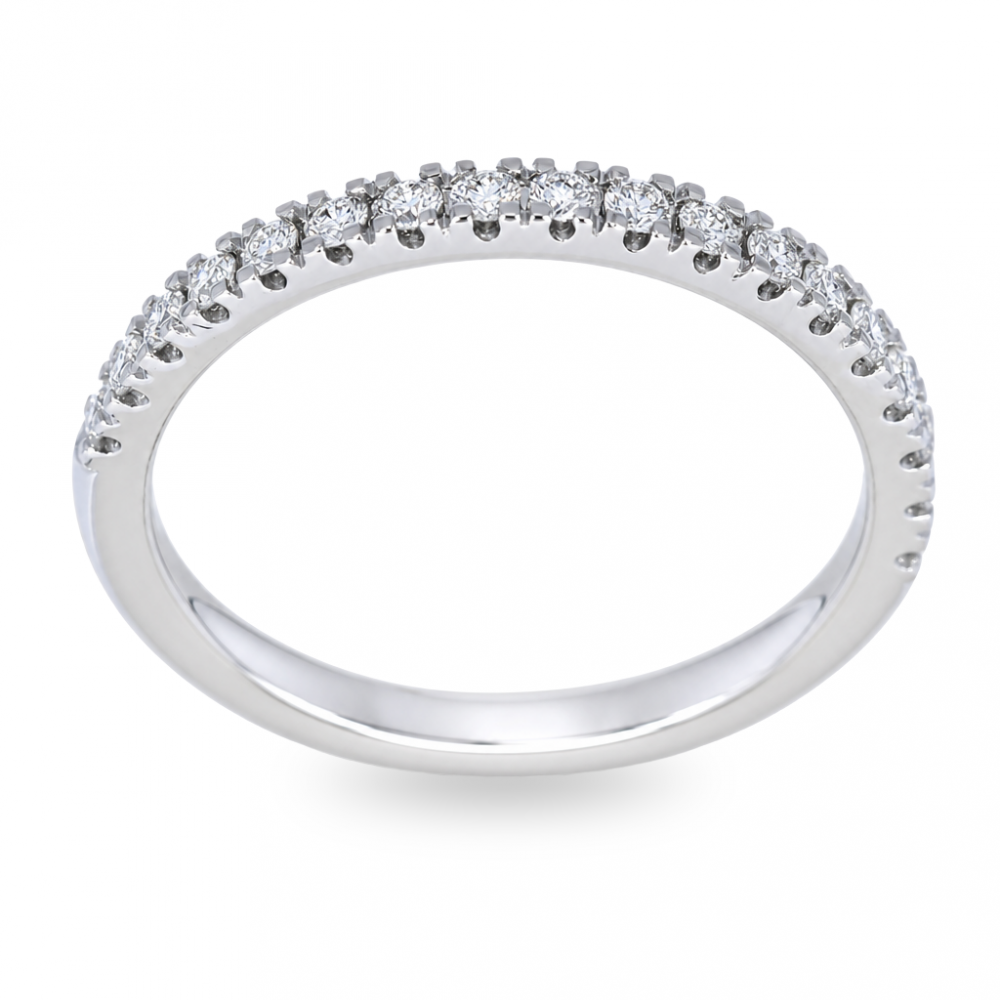 Gold ring with diamond