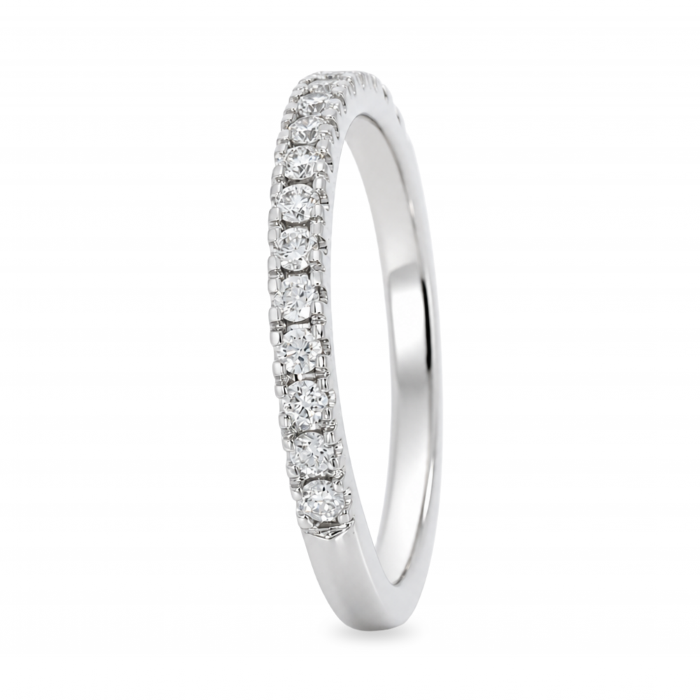 Gold ring with diamond