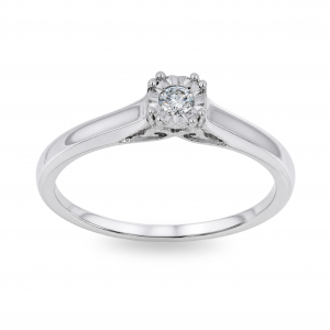 Gold ring with diamond