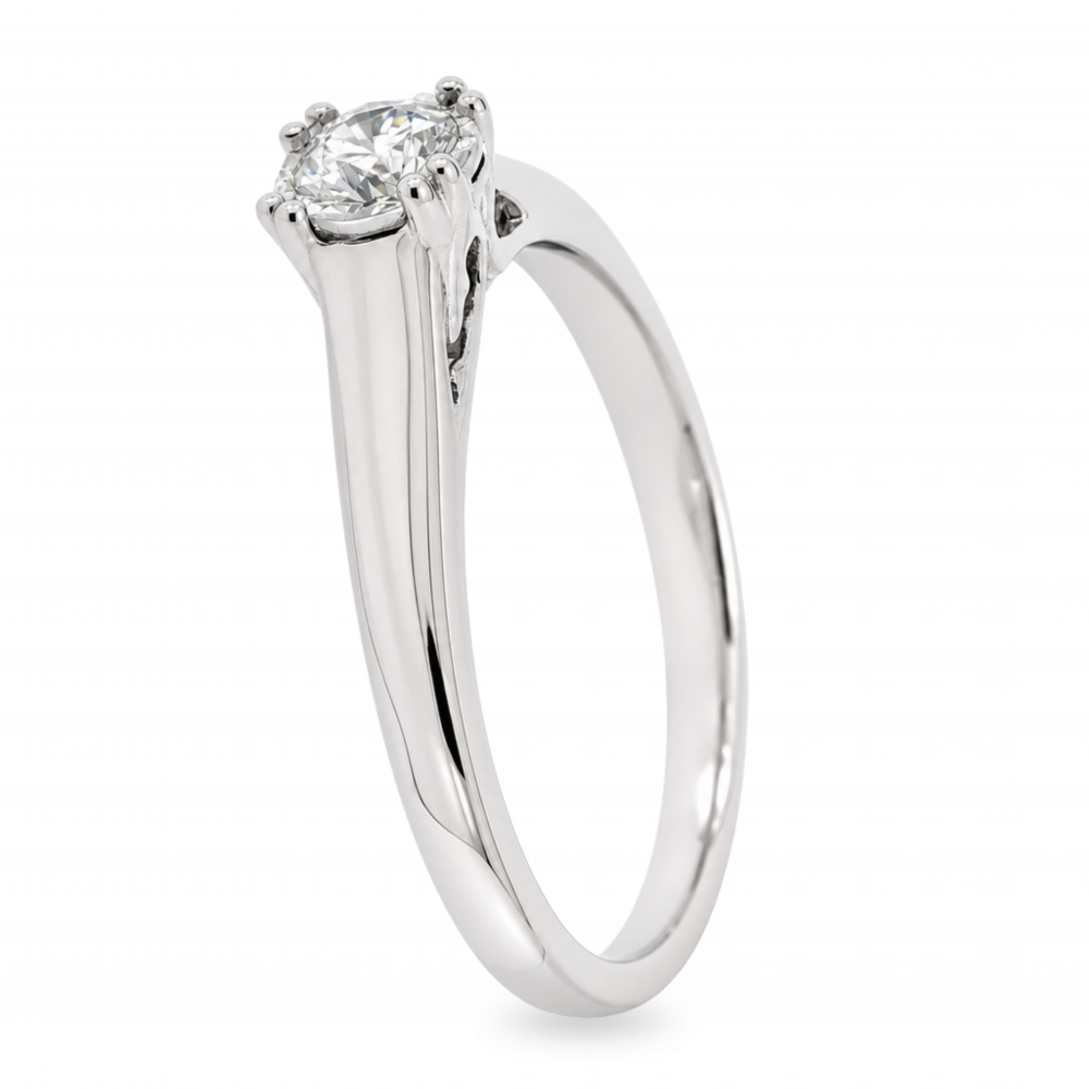 Gold ring with diamond