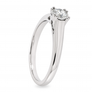 Gold ring with diamond
