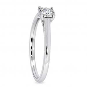 Gold ring with diamond
