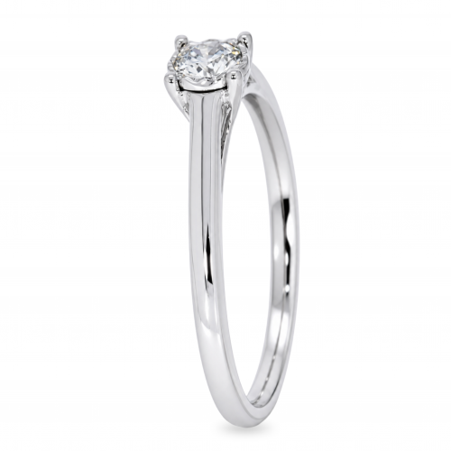 Gold ring with diamond