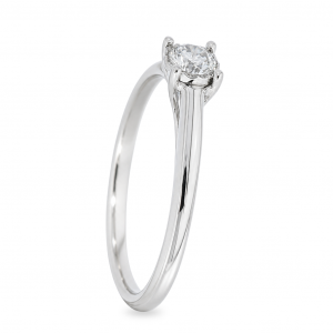 Gold ring with diamond