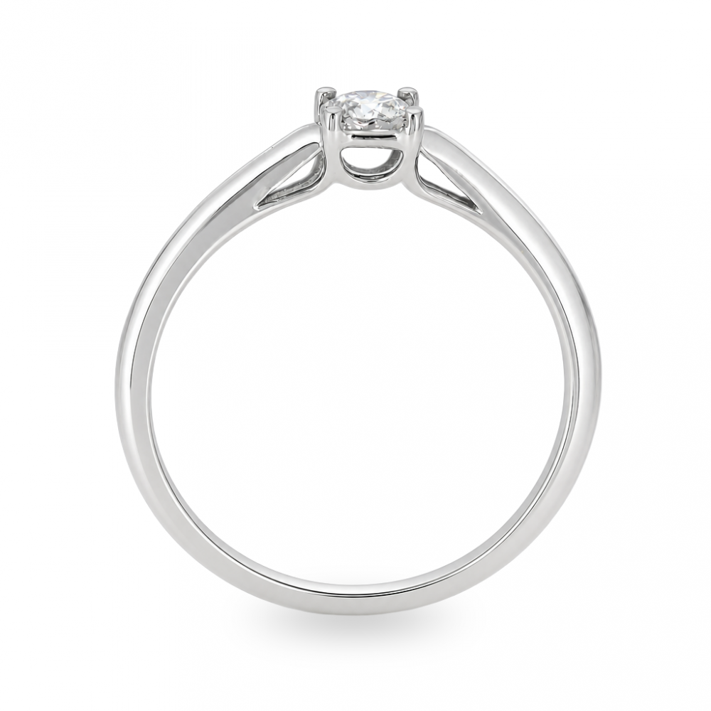 Gold ring with diamond