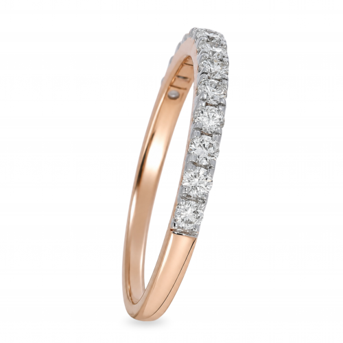 Gold ring with diamond