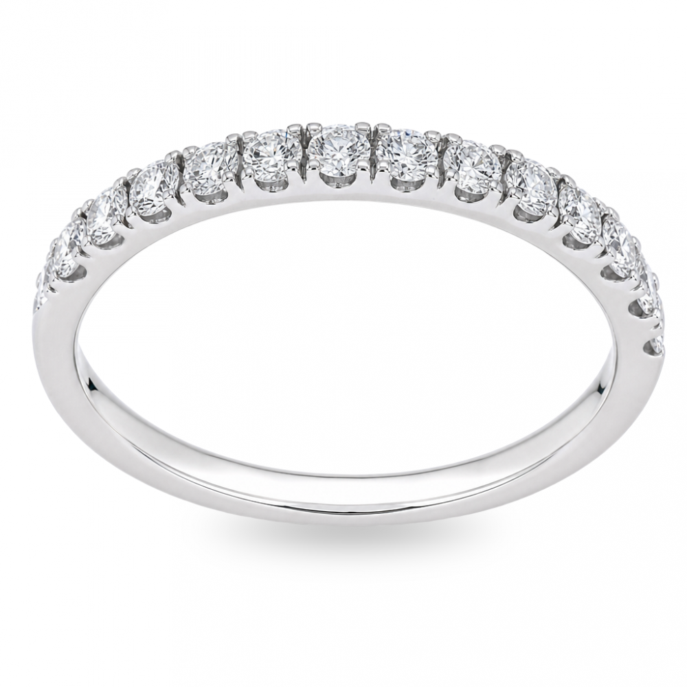 Gold ring with diamond
