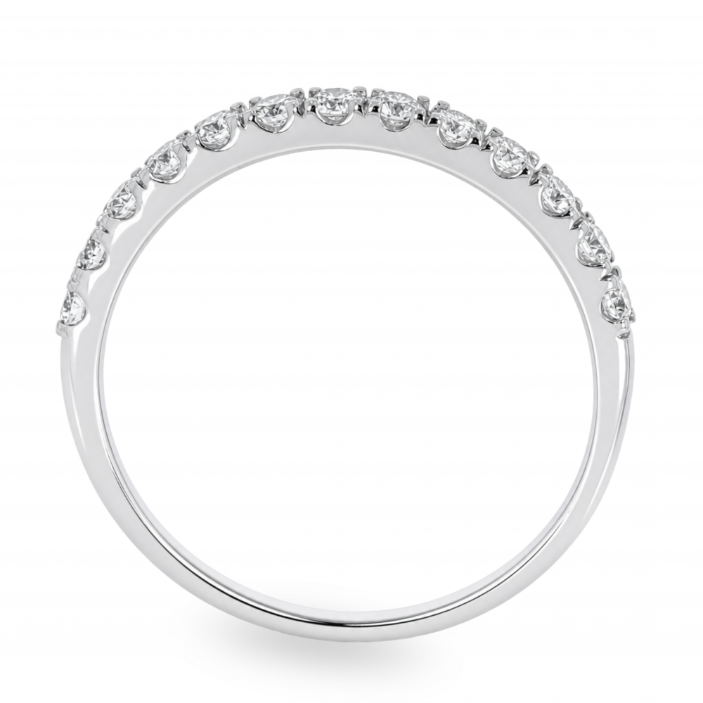 Gold ring with diamond