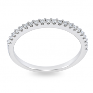 Gold ring with diamond