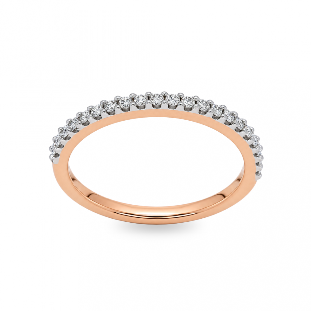 Gold ring with diamond
