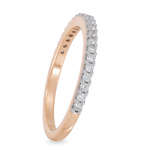 Gold ring with diamond