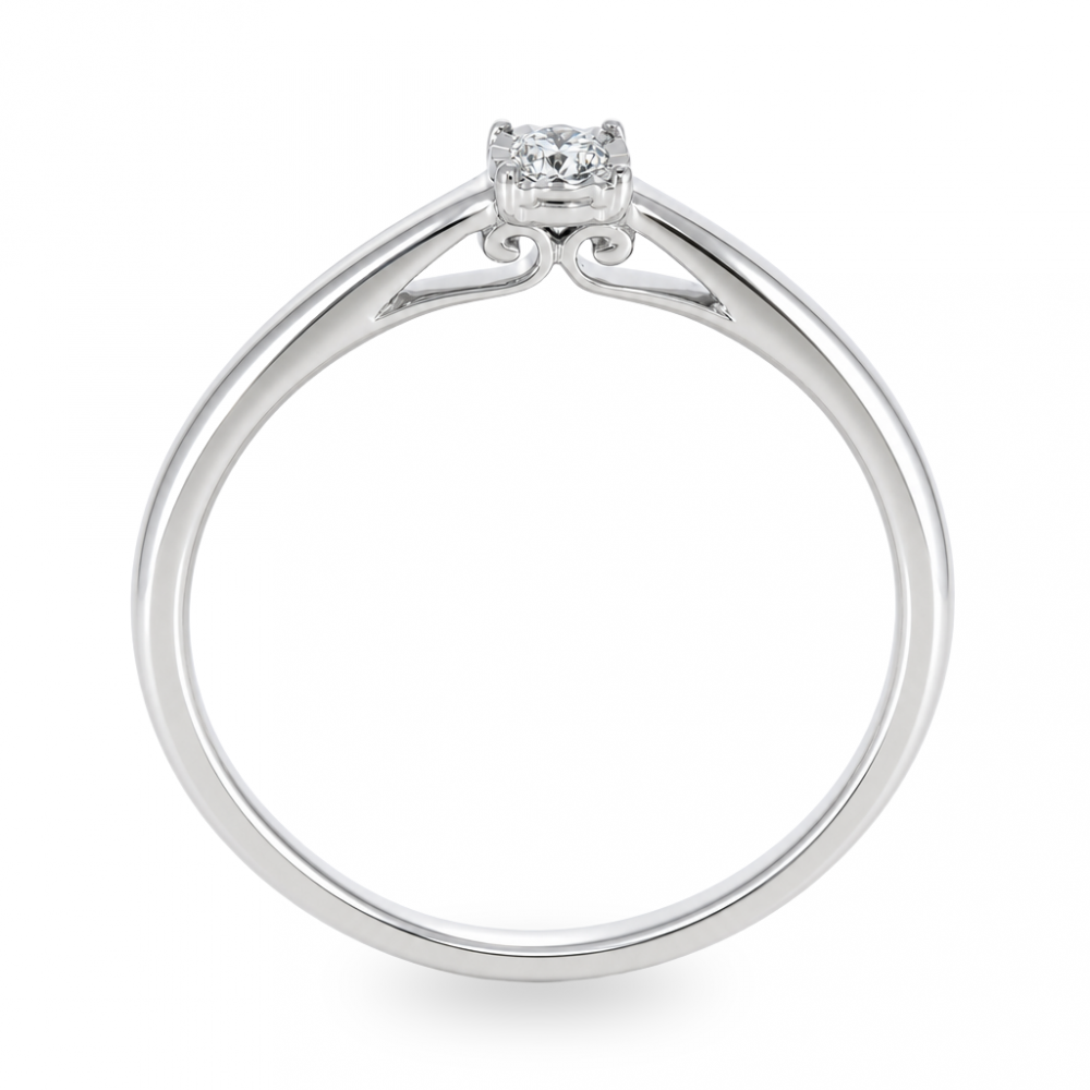Gold ring with diamond