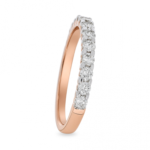 Gold ring with diamond