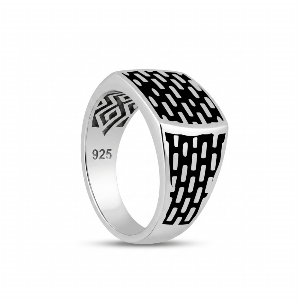 Men’s silver ring