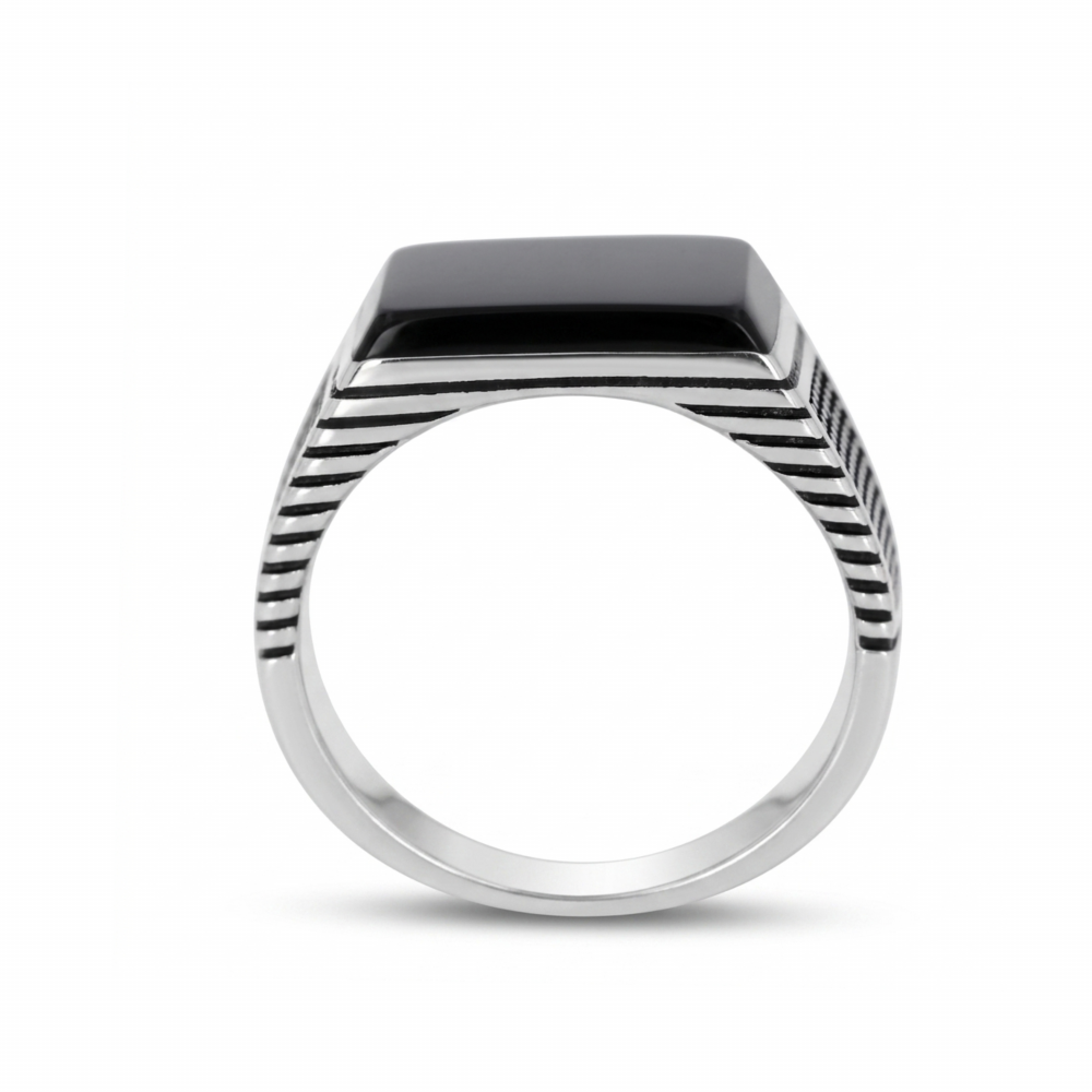 Men’s silver ring
