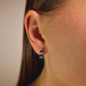 Kuldkõrvarõngad safiiriga