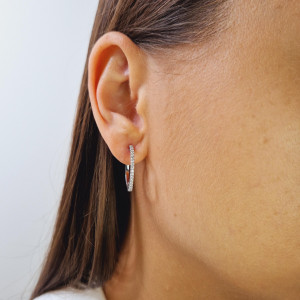 Gold earrings with diamonds