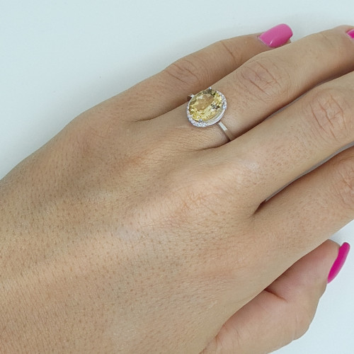 Golden ring with citrine