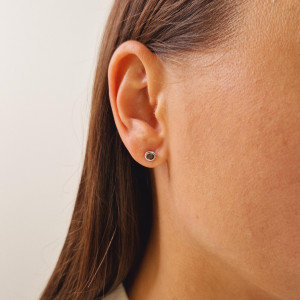 Auksiniai auskarai su juoduoju deimantu