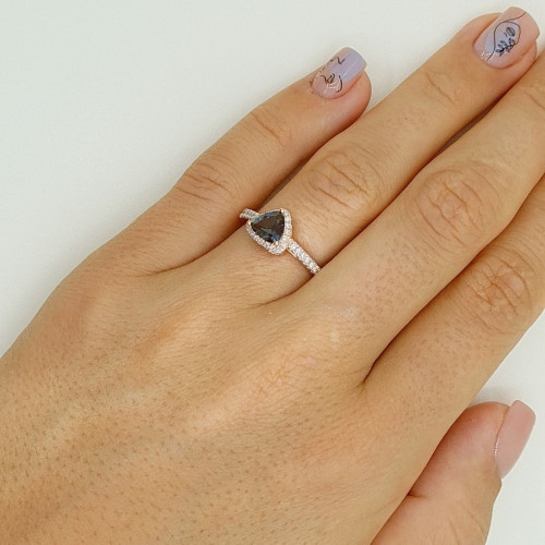 Gold ring with London topaz