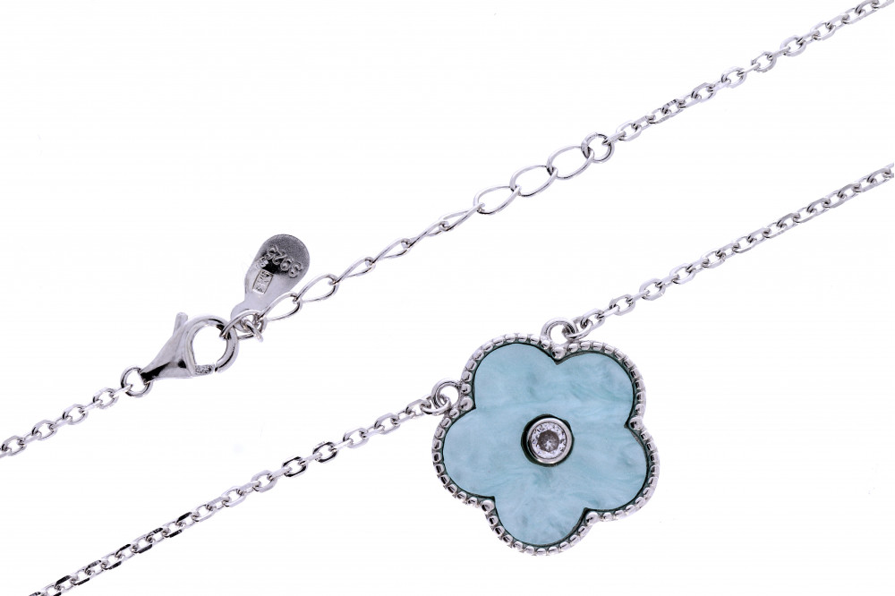 Silver chain with pendant