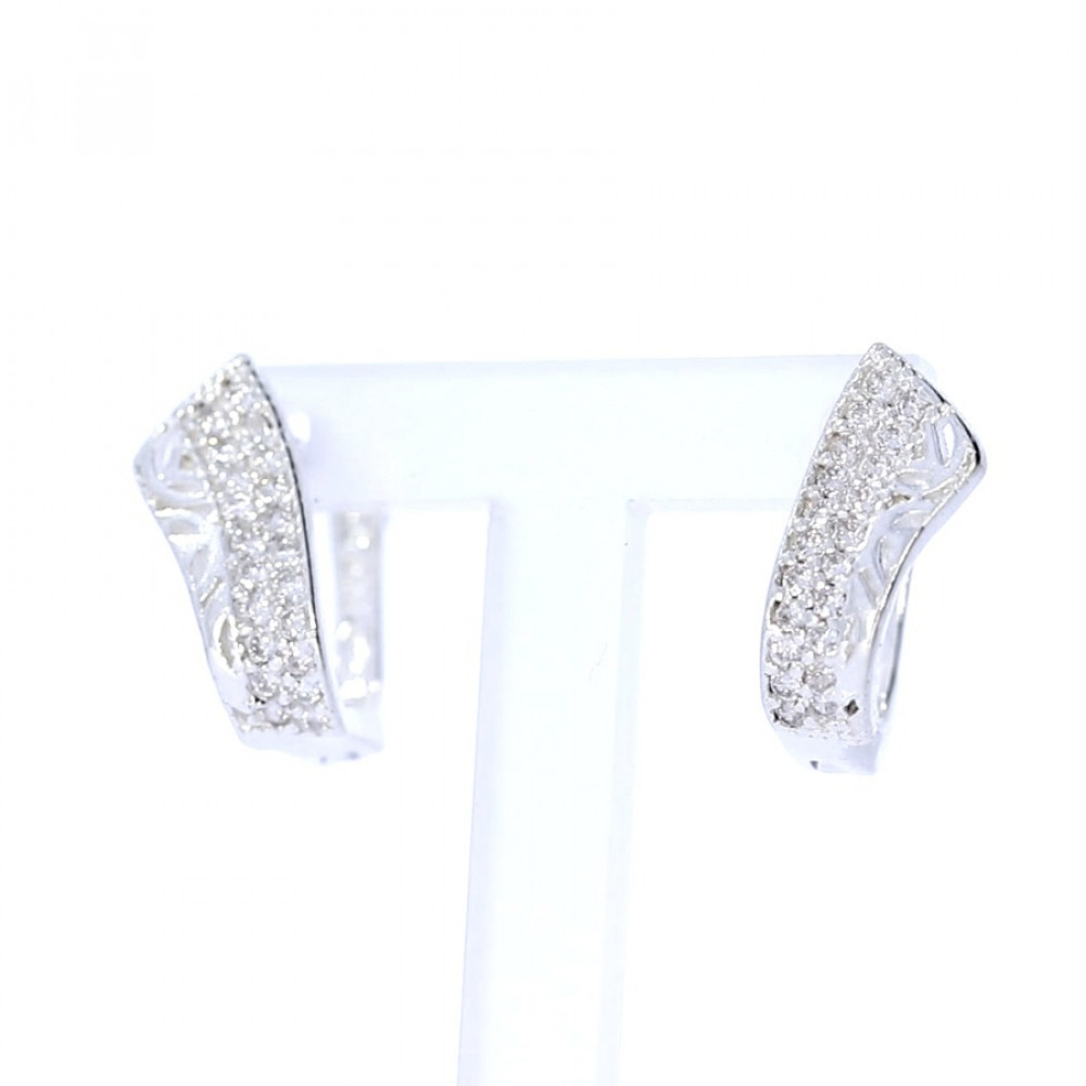 Silver earrings with zircon