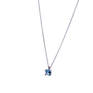 Silver chain with pendant