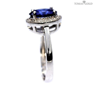 Silver ring with quartz