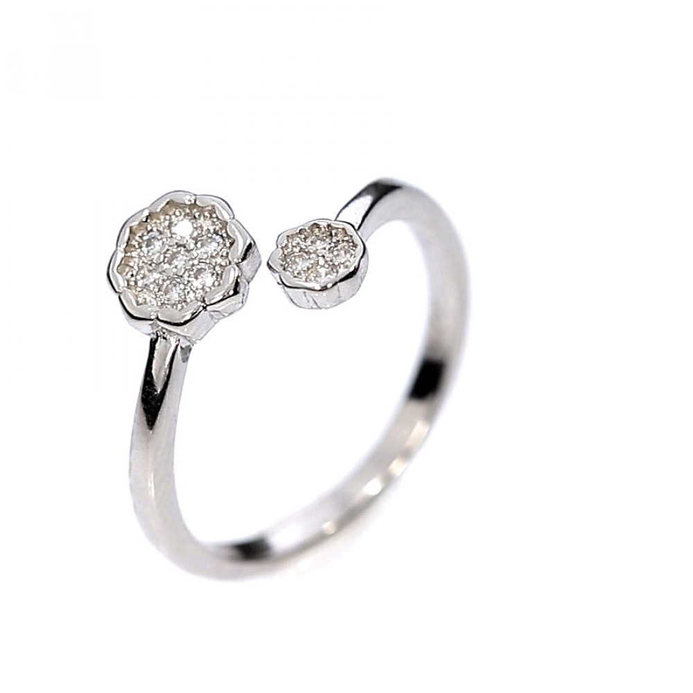 Silver ring with zircon