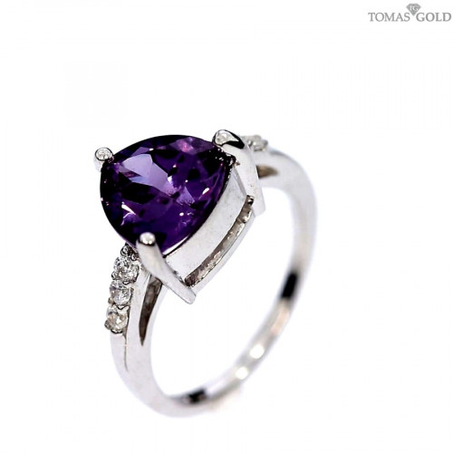 Silver ring with alexandrite