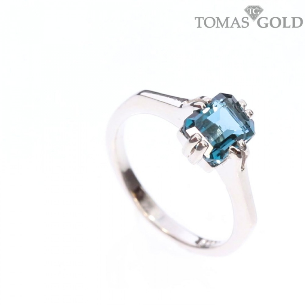 Silver ring with London topaz