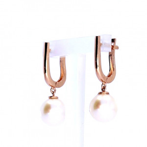 Gold earrings with cultured pearl