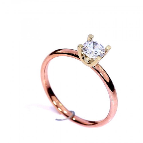 Gold ring with zircon