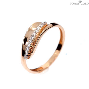 Gold ring with zircon
