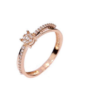 Golden ring with zircon