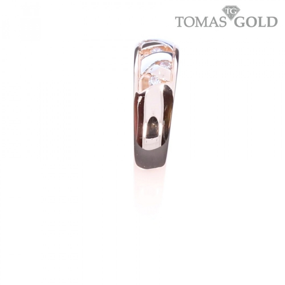 Golden ring with zircon