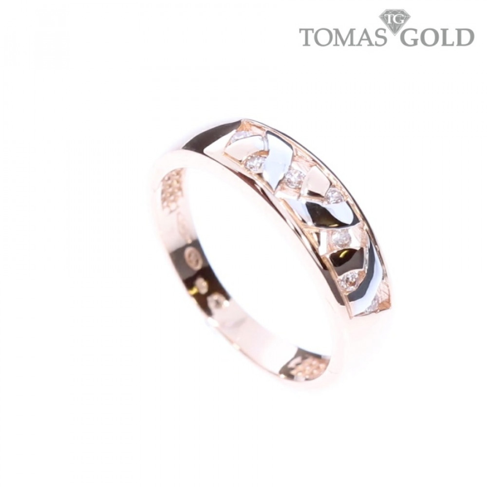 Golden ring with zircon