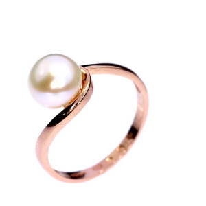 Золотое кольцо с культивированным жемчугом