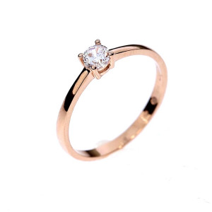 Golden ring with zircon