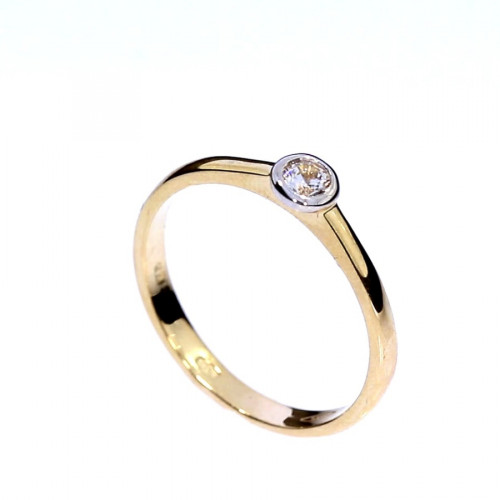 Gold ring with zircon