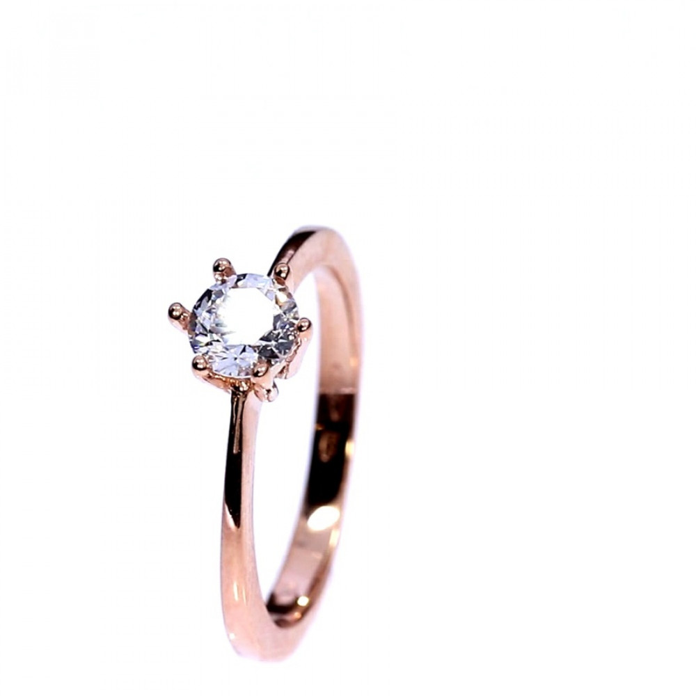 Golden ring with zircon