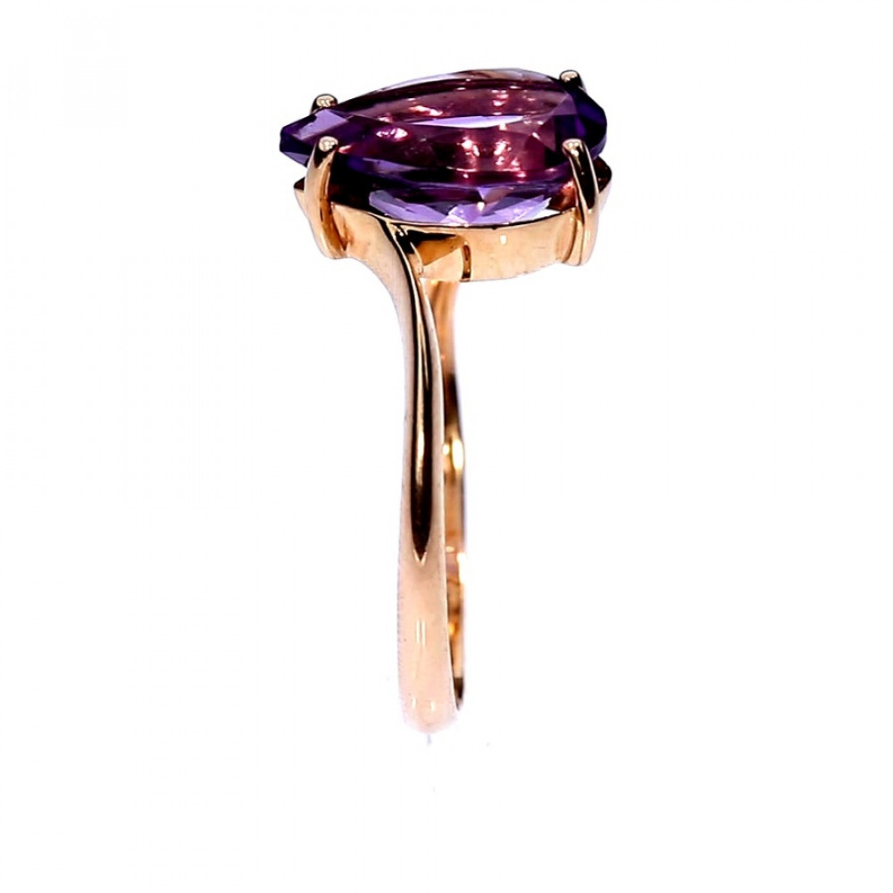 Gold ring with amethyst