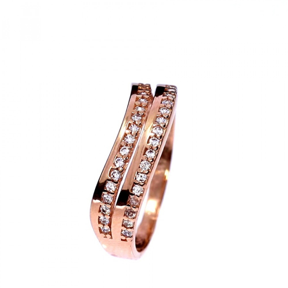 Golden ring with zircon