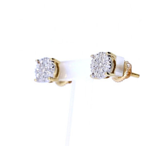 Gold earrings with diamonds