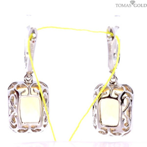 Golden earrings with citrine